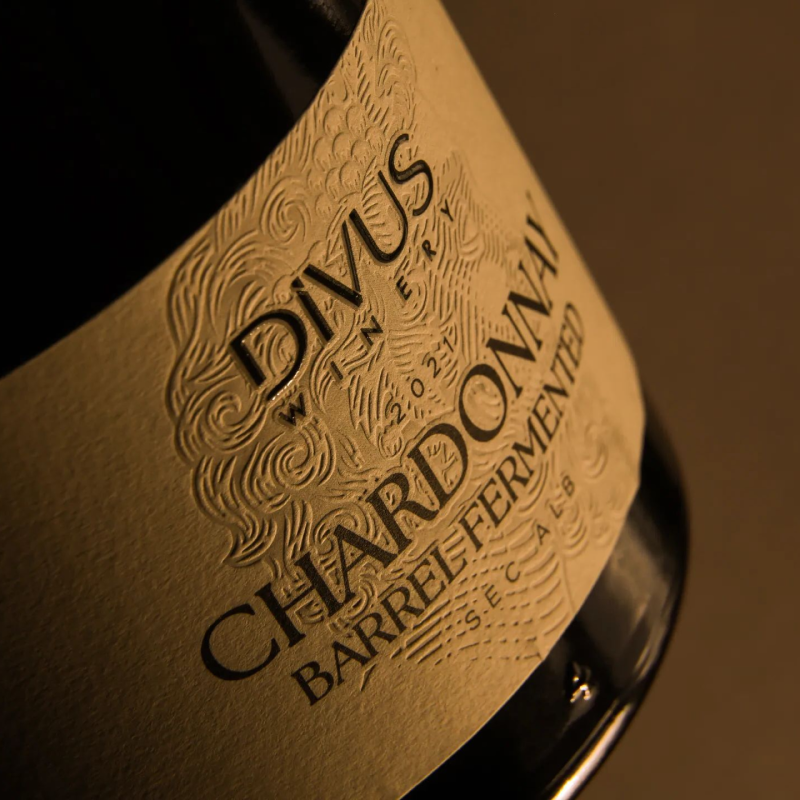 Sticla de vin Divus Chardonnay Barrel Fermented in apropiere